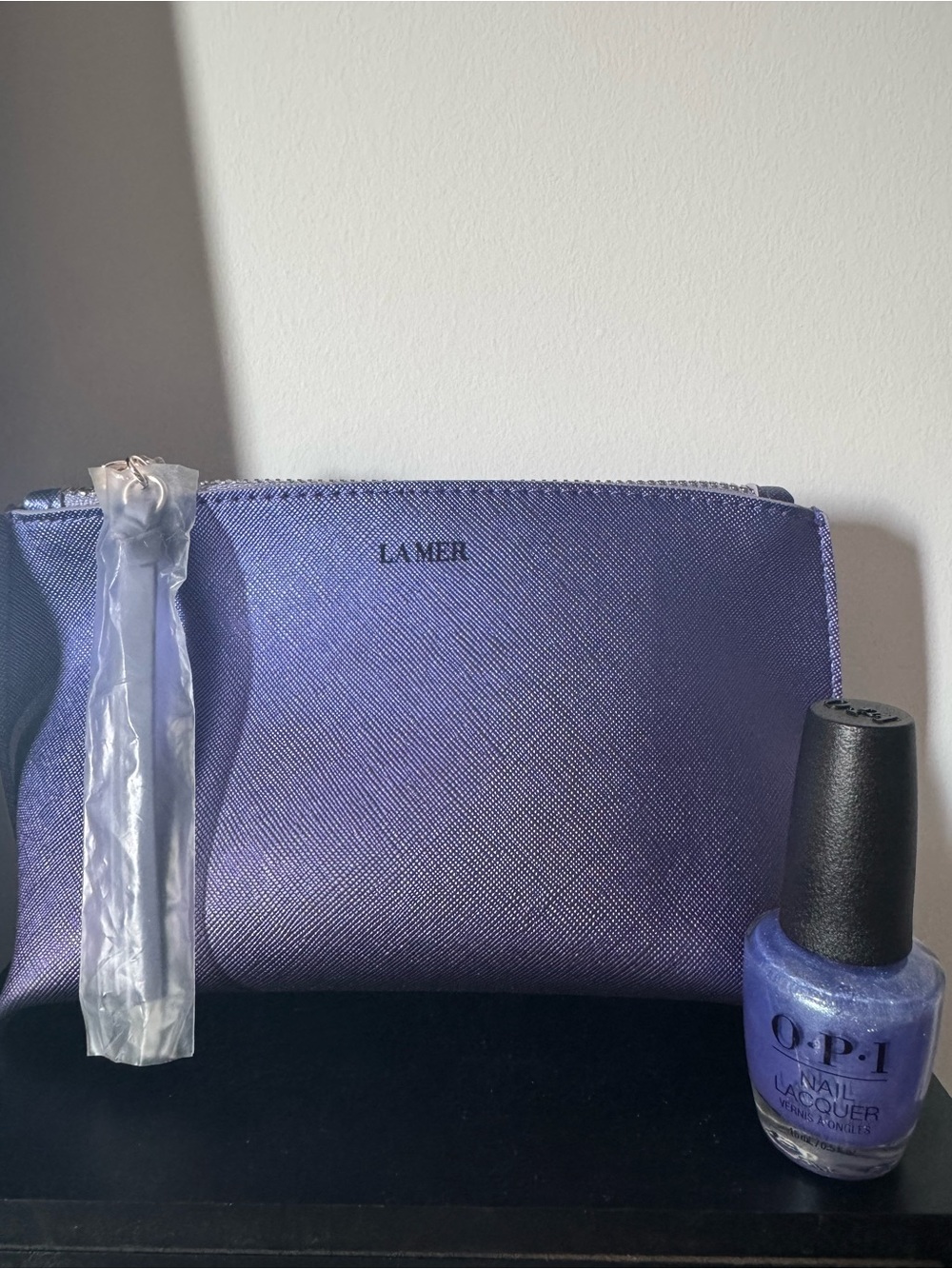 La Mer Shimmery Violet Cosmetic Pouch & free gift